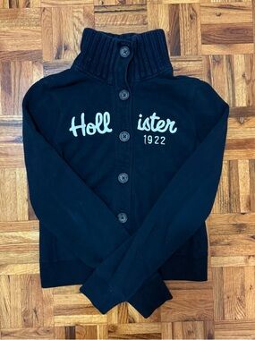 HOLLISTER Button Up Sweater